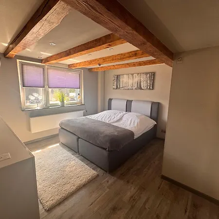 Gemuetliches Mit Eigenem Bad Und Separatem Eingangstor *