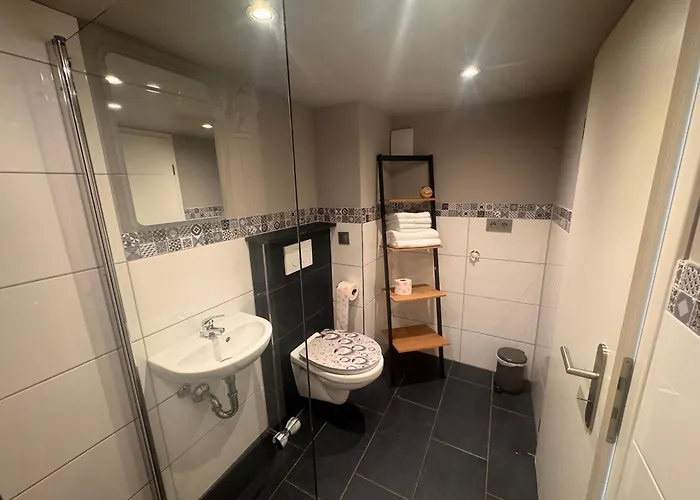 Gemuetliches Mit Eigenem Bad Und Separatem Eingangstor Homestay szállás