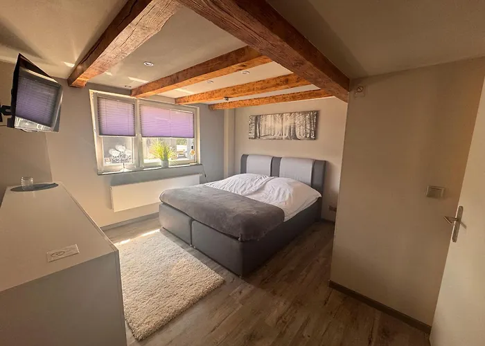 Gemuetliches Mit Eigenem Bad Und Separatem Eingangstor *