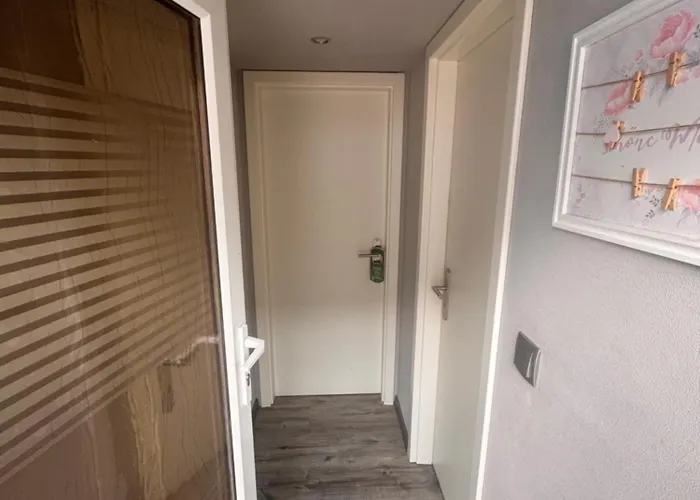 Gemuetliches Mit Eigenem Bad Und Separatem Eingangstor Erxleben